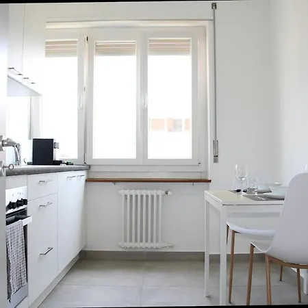 Апартаменти New & Modern With Beautiful View!