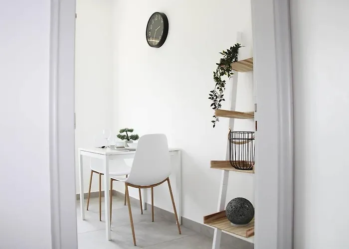 New & Modern With Beautiful View! לוגאנו