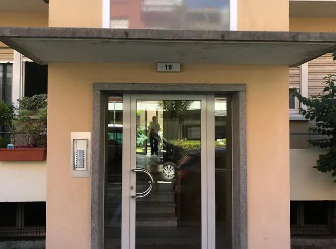 New & Modern With Beautiful View! * לוגאנו