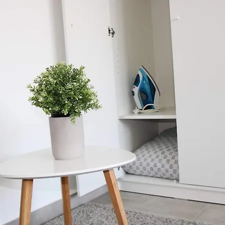 New & Modern With Beautiful View! Appartement